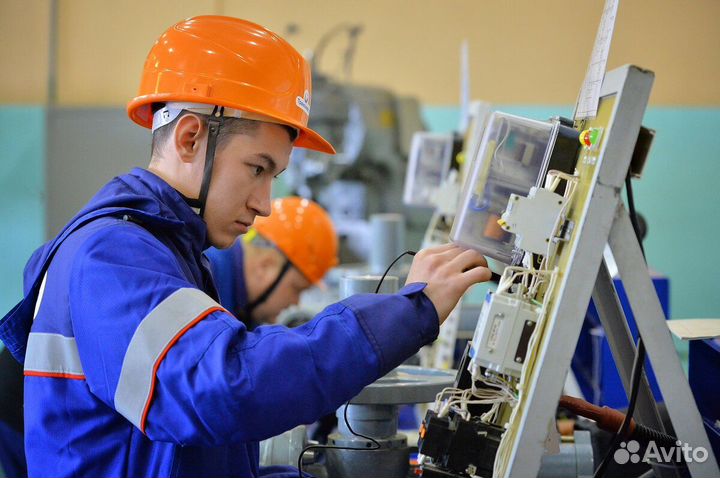 Слесарь КИП (Трехразовое горячее питание)