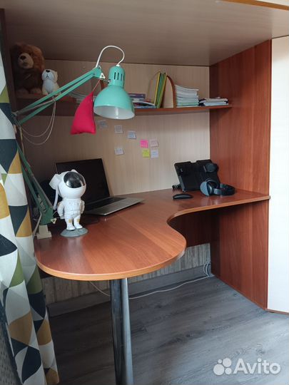 Кровать чердак со столом и шкафом для подростка