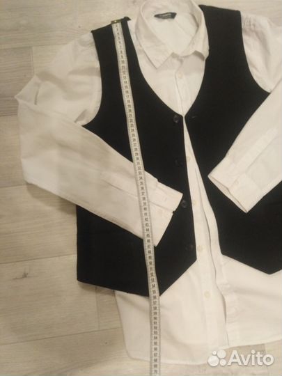 Жилет и белая рубашка