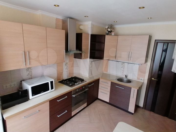 3-к. квартира, 65 м², 8/10 эт.