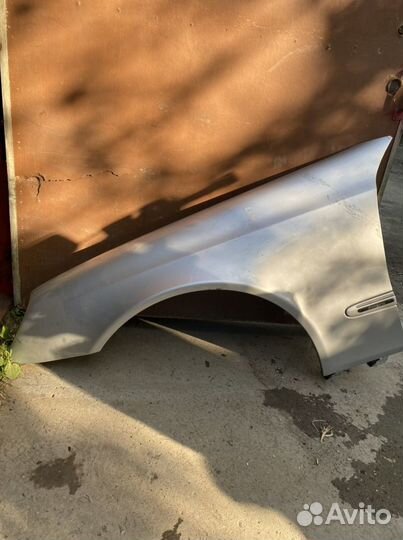 Крылья на mercedes 211