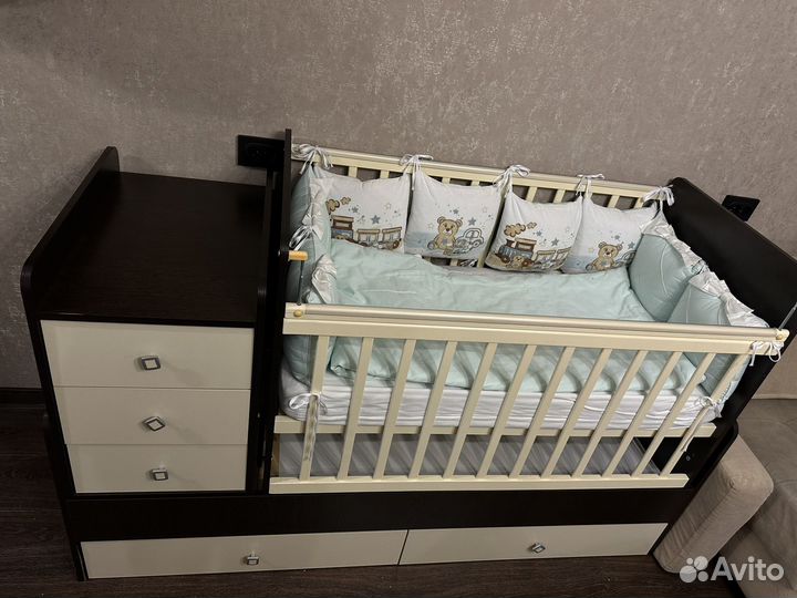 Детская кроватка