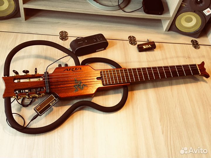 Сайлент гитара. Тихая гитара yamaha slg200. Yamaha silent guitar slg200s. Yamaha silent guitar slg200s. Гитара yamaha silent slg200s.