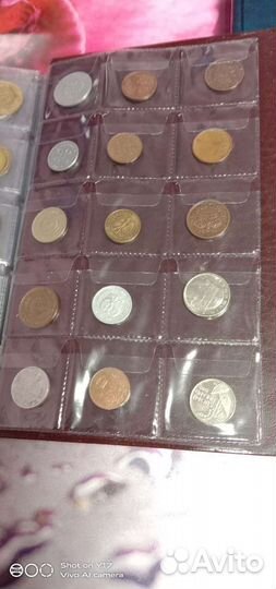 Альбом монет новый с иностранными монетами