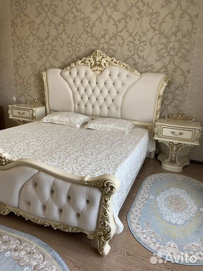 Спальный гарнитур