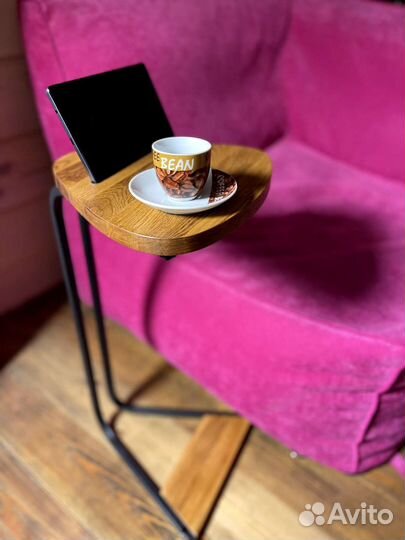 Столик кофейный придиванный держатель для телефона