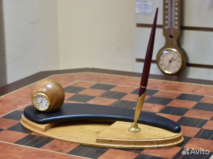 Набор письменный настольный с часами 