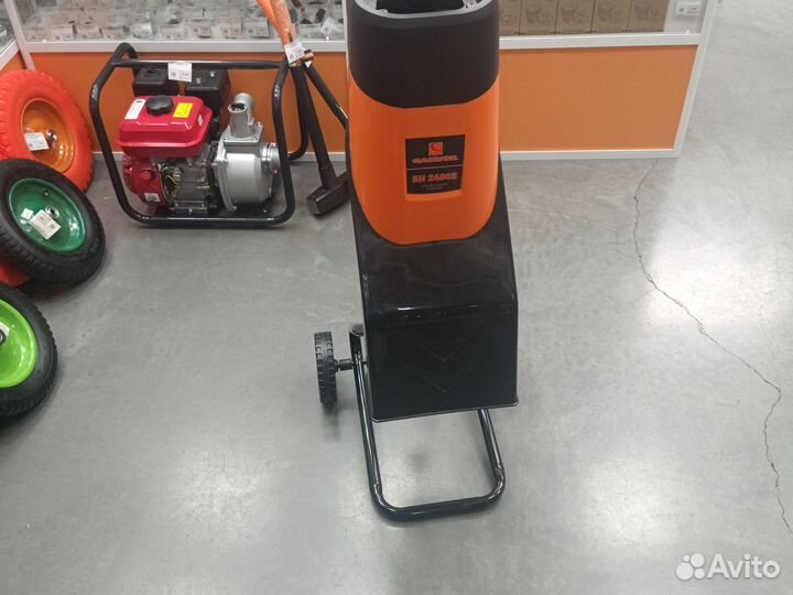 Измельчитель веток садовый