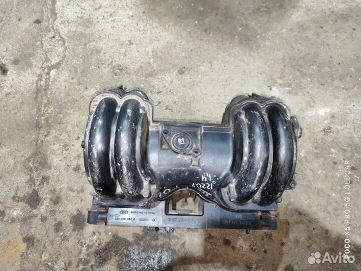 Коллектор впускной Volkswagen Golf 3 купе 1.4 1996