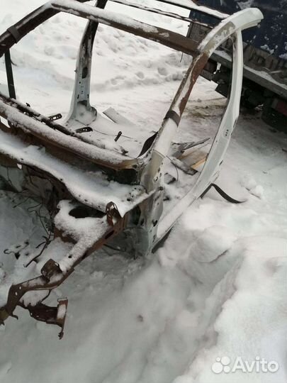 Кузов toyota rav4 2013 машина в разборе