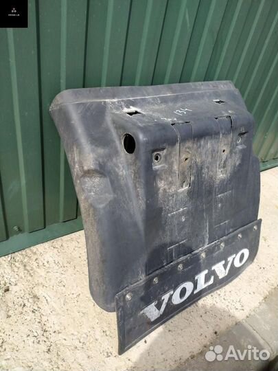 Подкрылок оси зад. прав. Volvo FH 2003 20392599