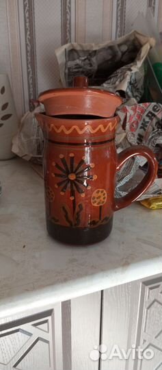 Глиняный кувшин для напитков