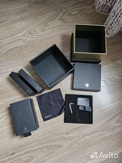 Коробка от Nokia Oro