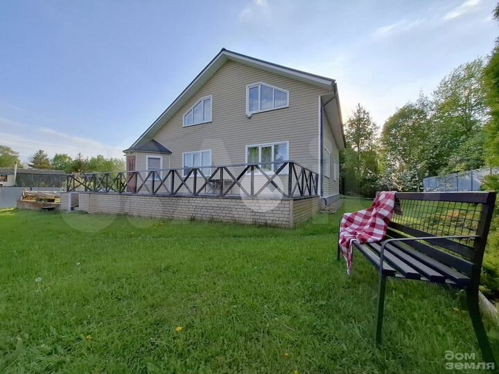 Коттедж 202,8 м² на участке 30 сот.