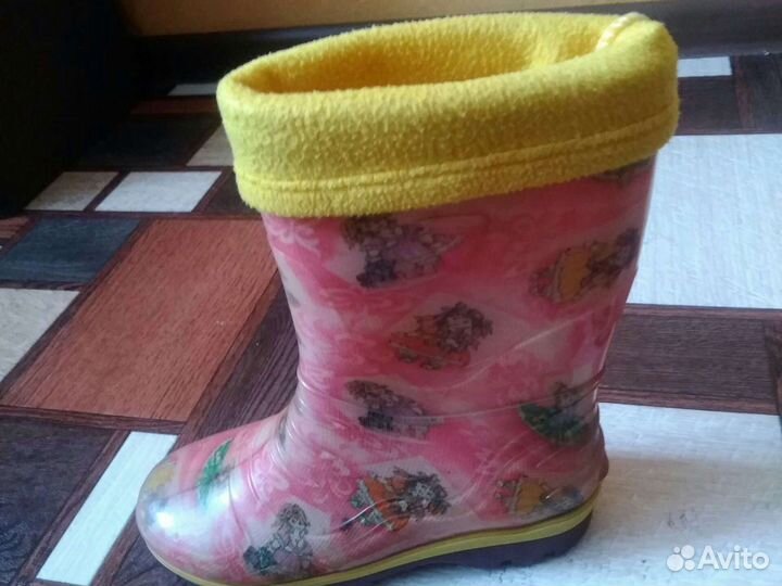 Резиновые сапожки для девочки