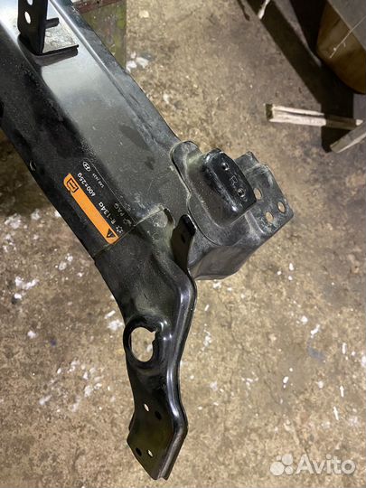 Панель передняя (телевизор) Hyundai Santa Fe 3