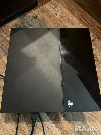 Игровая приставка ps4 slim