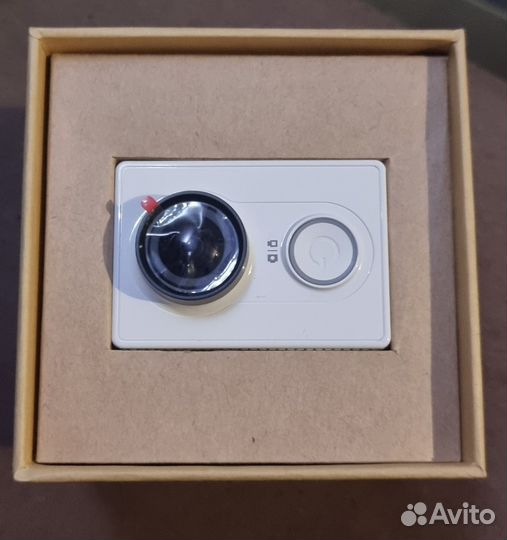 Экшн камера xiaomi YI