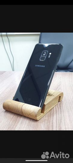 Samsung Galaxy S9, 4/64 ГБ