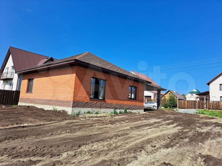 Коттедж 113 м² на участке 8 сот.