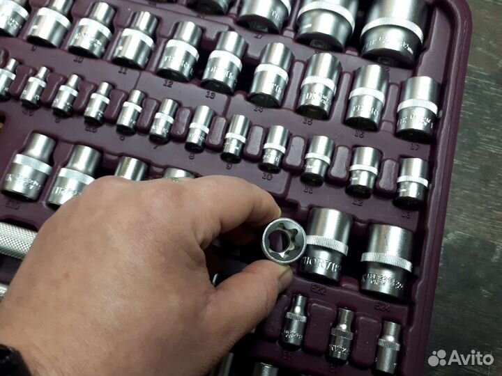 Набор инструментов Thorvik 127 предметов