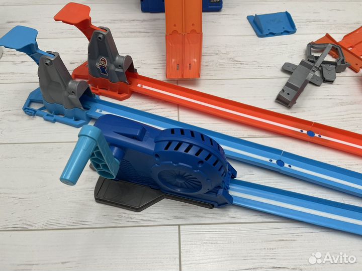Hot wheels трек машинки