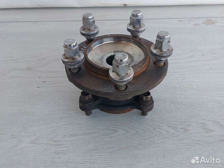 Lexus LX570 Ступица 13г