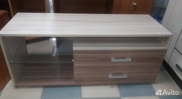 Тумба под телевизор с ящиками