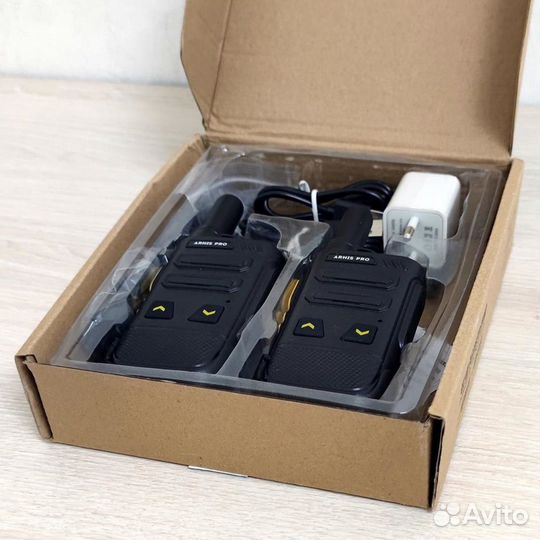 Рация-радиостанция в комплекте с наушниками