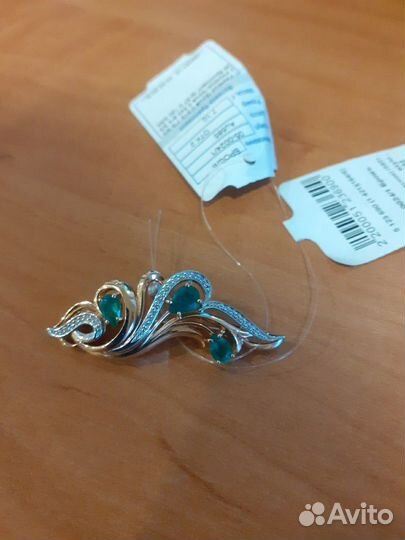 Драгоценная брошь