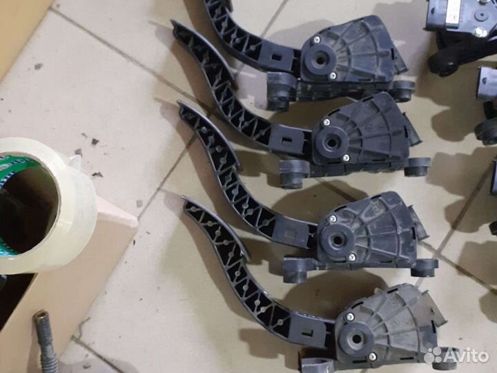 Педаль газа Hyundai Solaris 1 Kia Rio 3