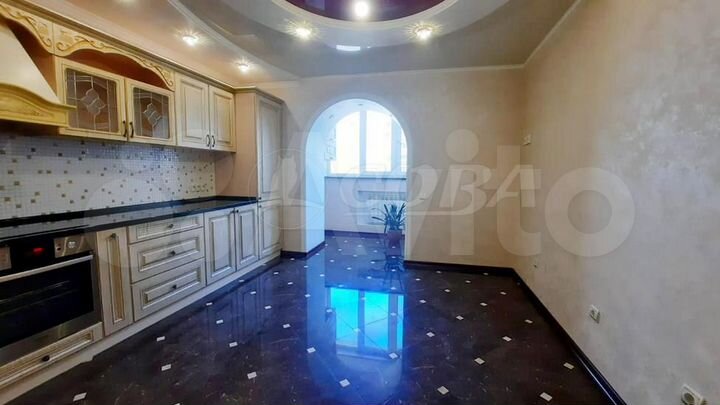 3-к. квартира, 102 м², 5/5 эт.