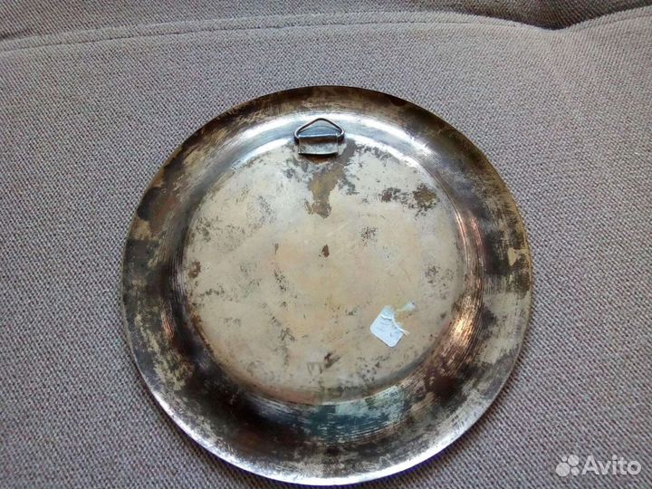 Настенная тарелка латунь