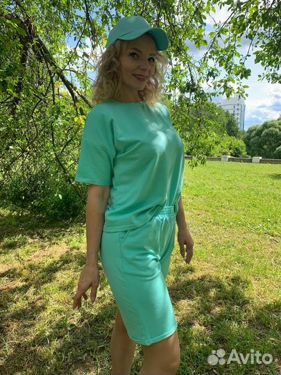 Женский трикотажный костюм