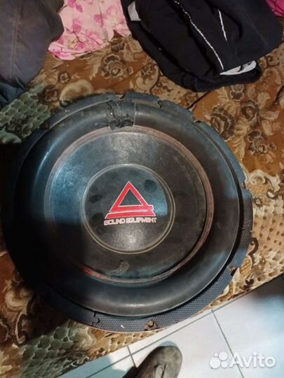 Автомобильный сабвуфер