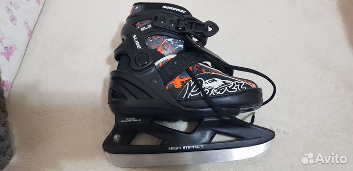 Коньки хоккейные