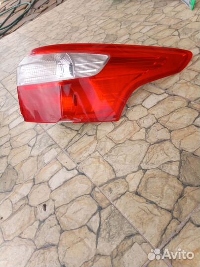 Задний правый фонарь ford focus 3 универсал
