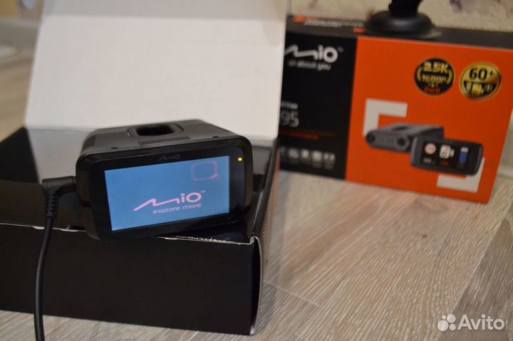 Mio MiVue i95 новый видеорегистратор с радар-детек