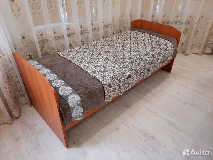 Кровать