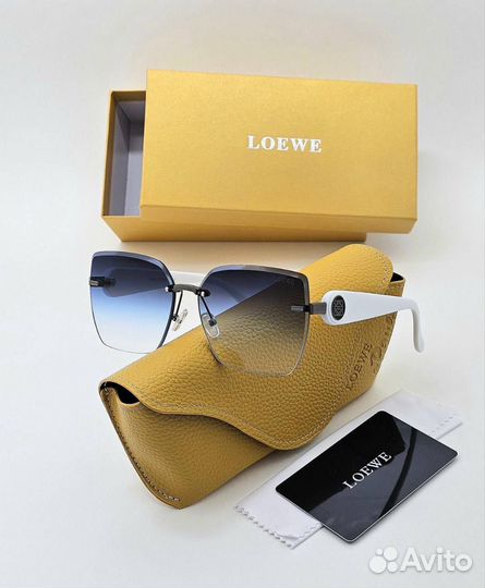 Солнцезащитные очки женские Loewe