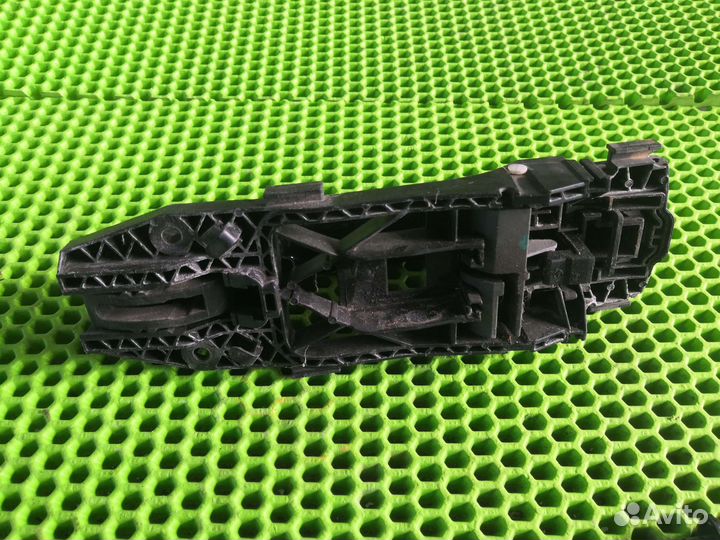 Ручка двери задняя правая Фольксваген Гольф 6