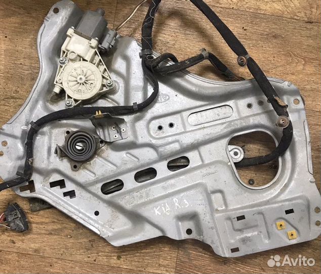 Стеклоподьемник задний правый