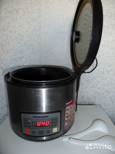 Мультиварка Редмонт RMC-M4525