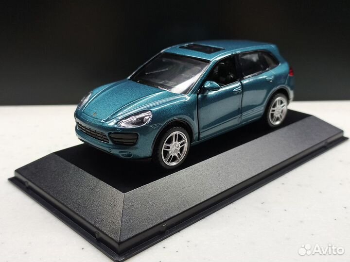 1:43 Porsche Cayenne S