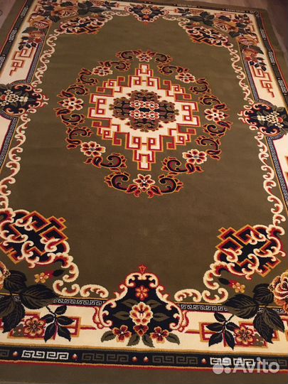 Ковер шерстяной новый 2,5 на 3,5