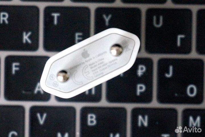 Оригинальный адаптер Apple новый
