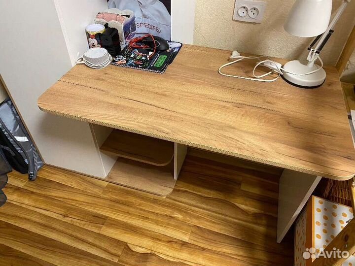 Письменный стол