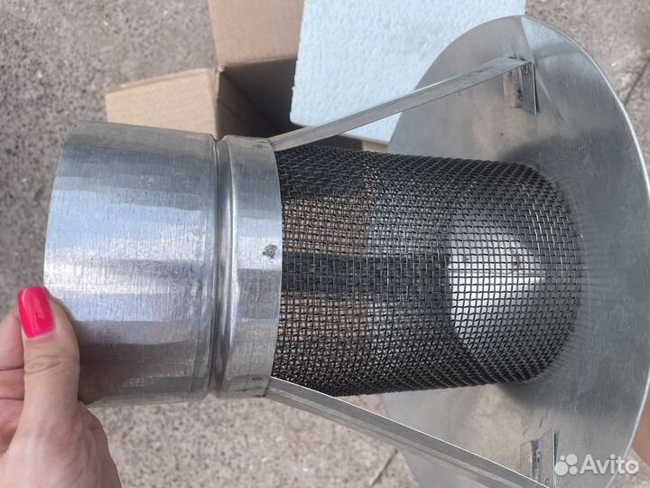 Зонт на дымоход с искрогасителем