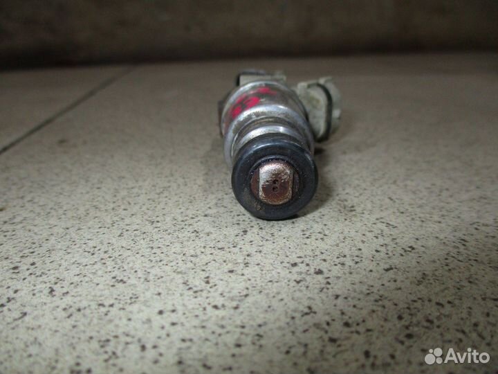 Форсунка инжекторная Mitsubishi Pajero 2