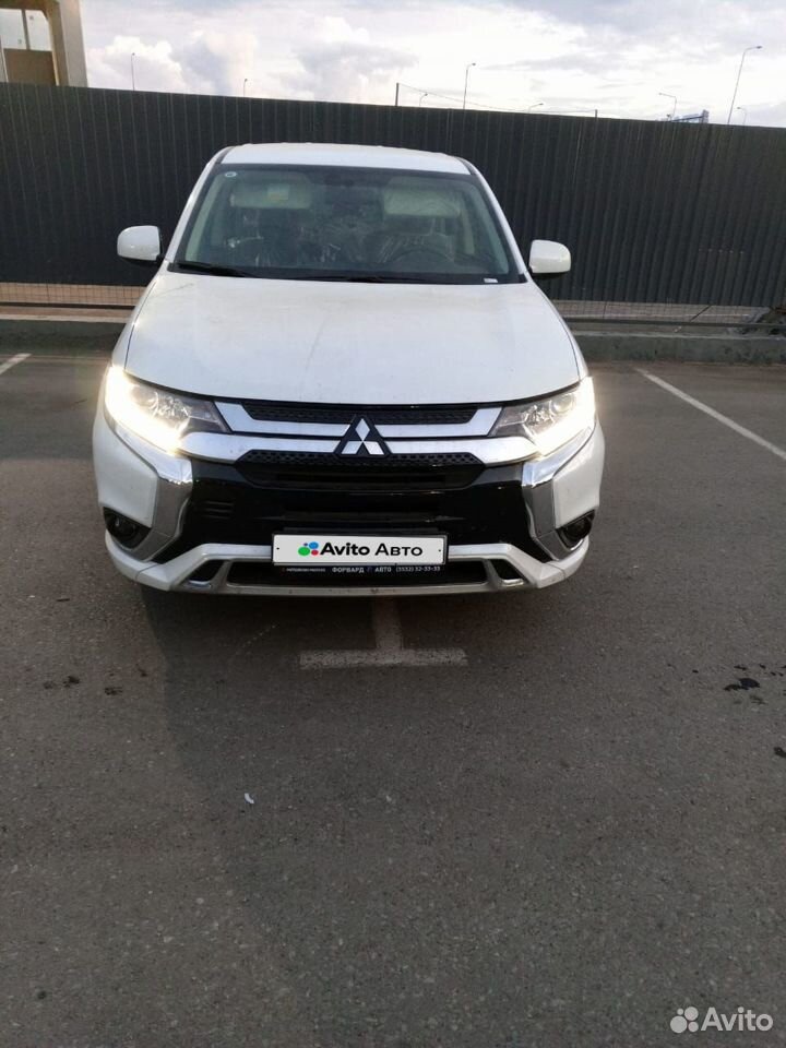 Mitsubishi Outlander 2.0 CVT, 2022, 900 км